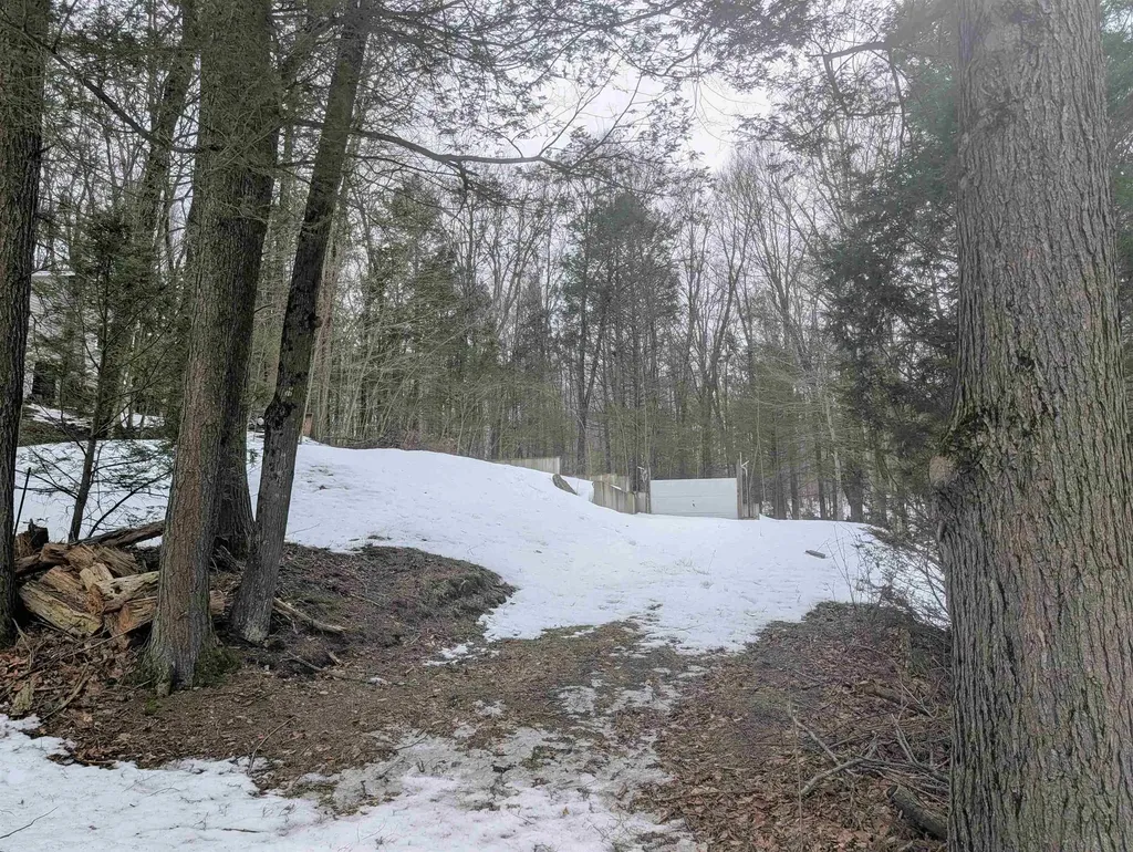 16 King Arthur Drive Farmington NH 03835