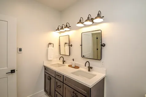 239 Skimobile Road Conway NH 03860