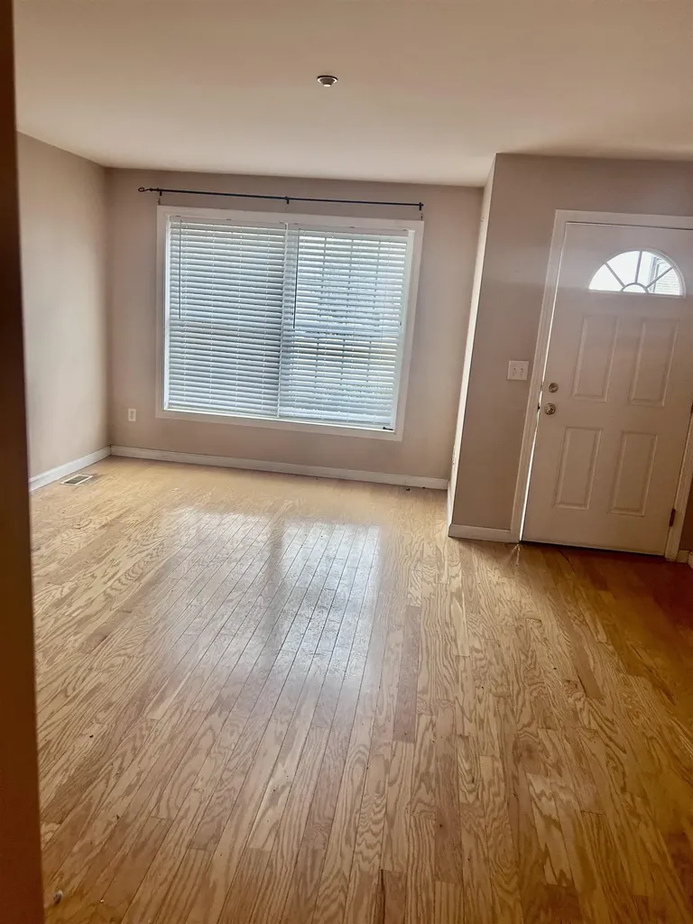 25 Shadowbrook Drive Hudson NH 03051
