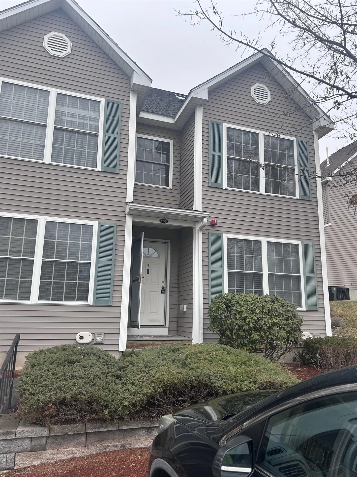 25 Shadowbrook Drive Hudson NH 03051