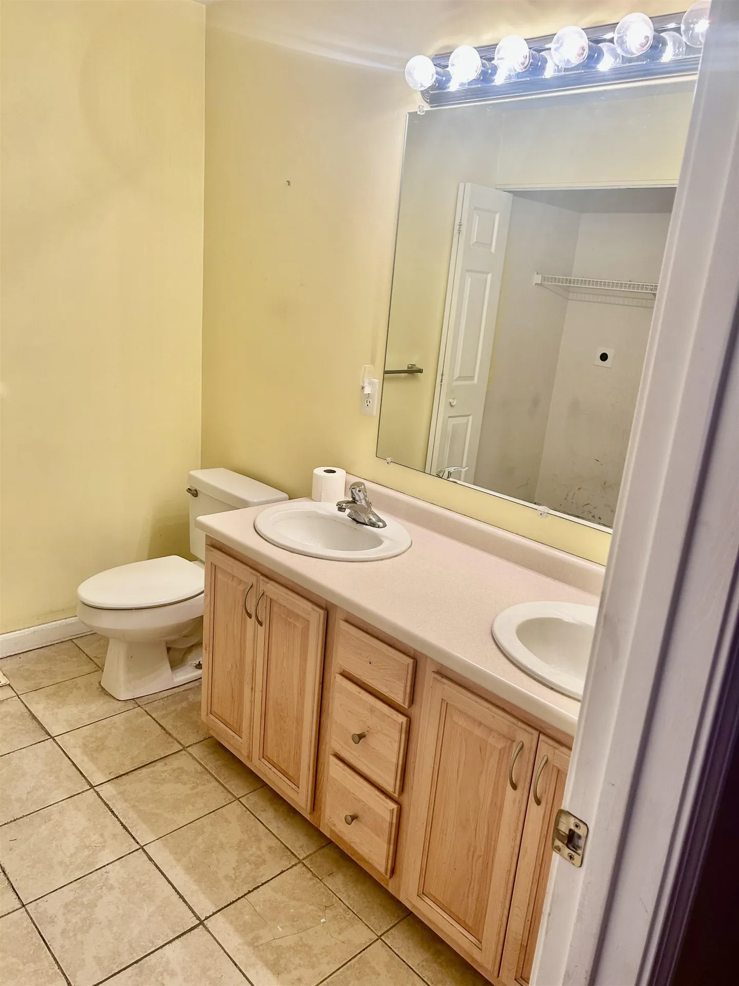 25 Shadowbrook Drive Hudson NH 03051