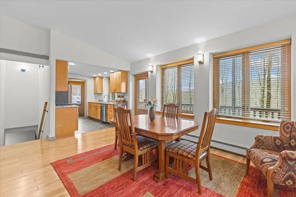 133 Sharkyville Road Waterbury VT 05676