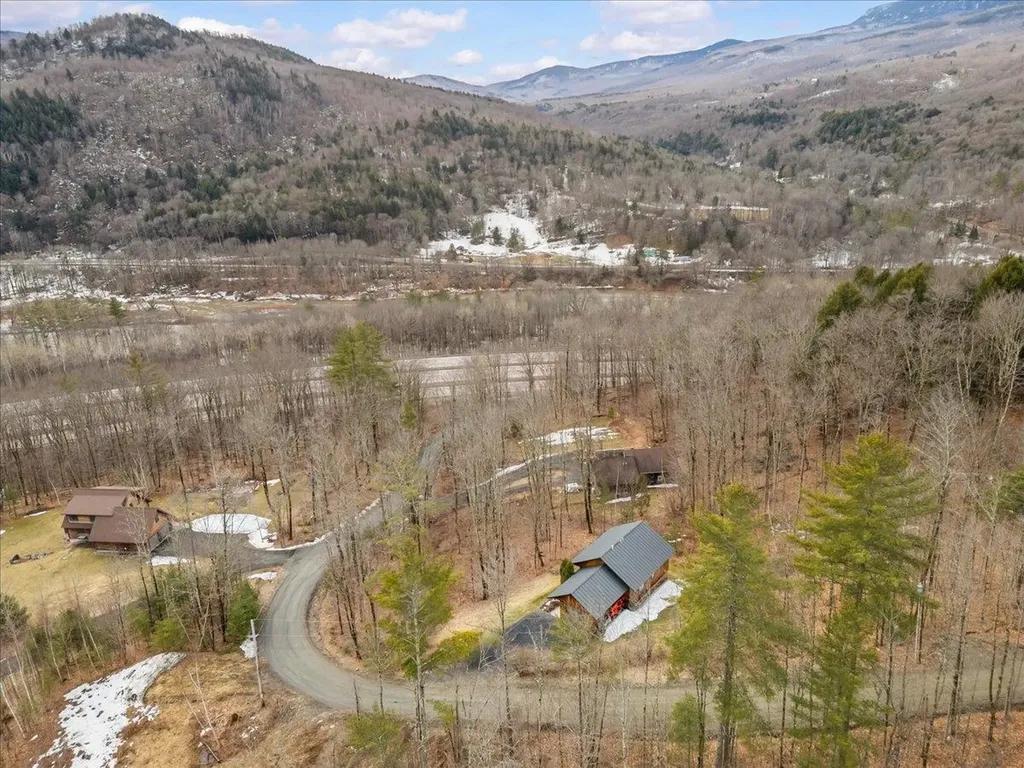 133 Sharkyville Road Waterbury VT 05676