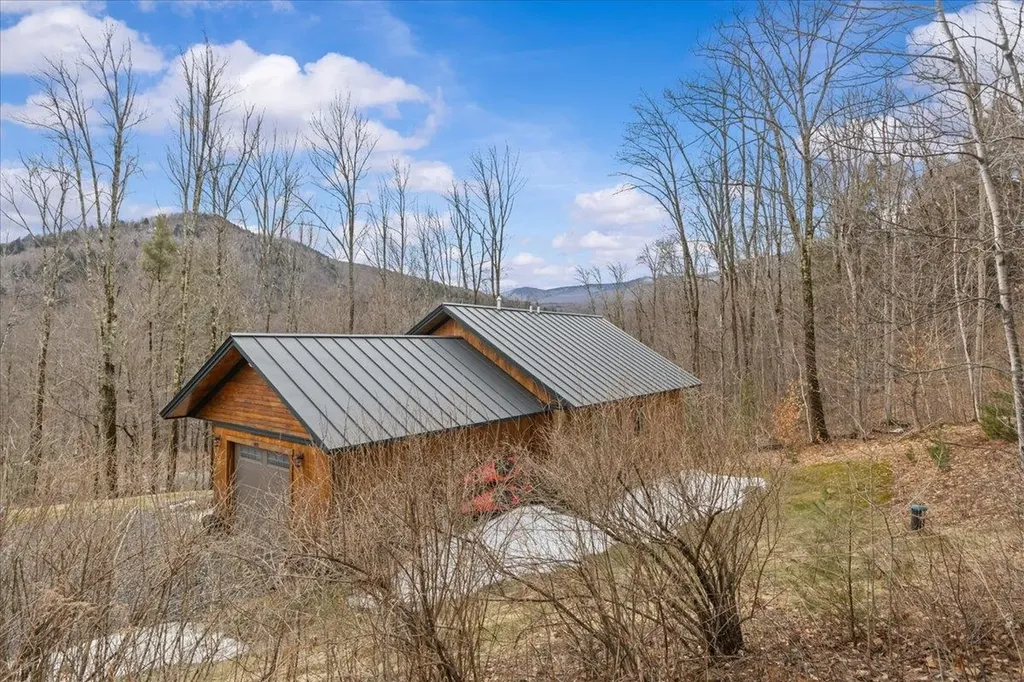 133 Sharkyville Road Waterbury VT 05676