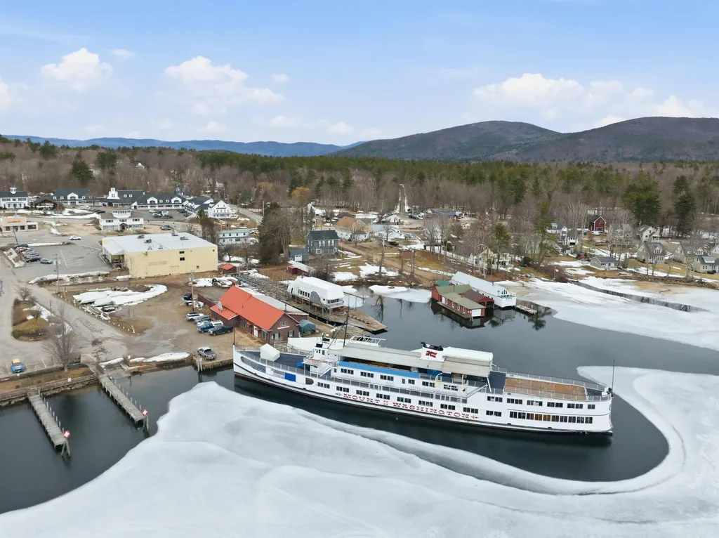 78 Lake Shore Drive Moultonborough NH 03254