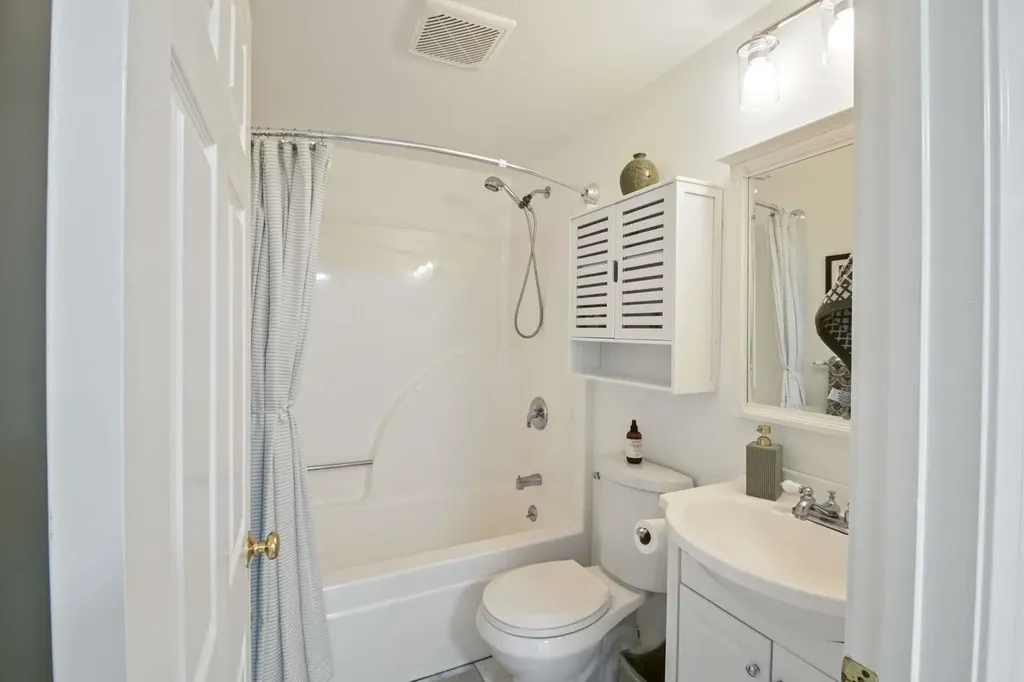 5 Ivy Lane Nashua NH 03063