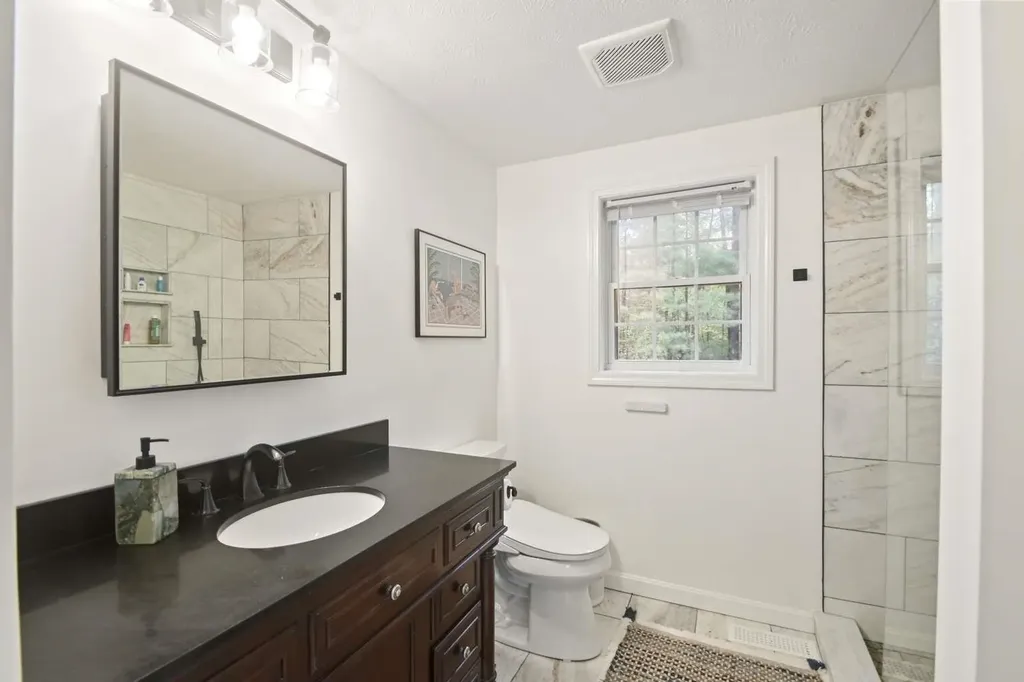 5 Ivy Lane Nashua NH 03063