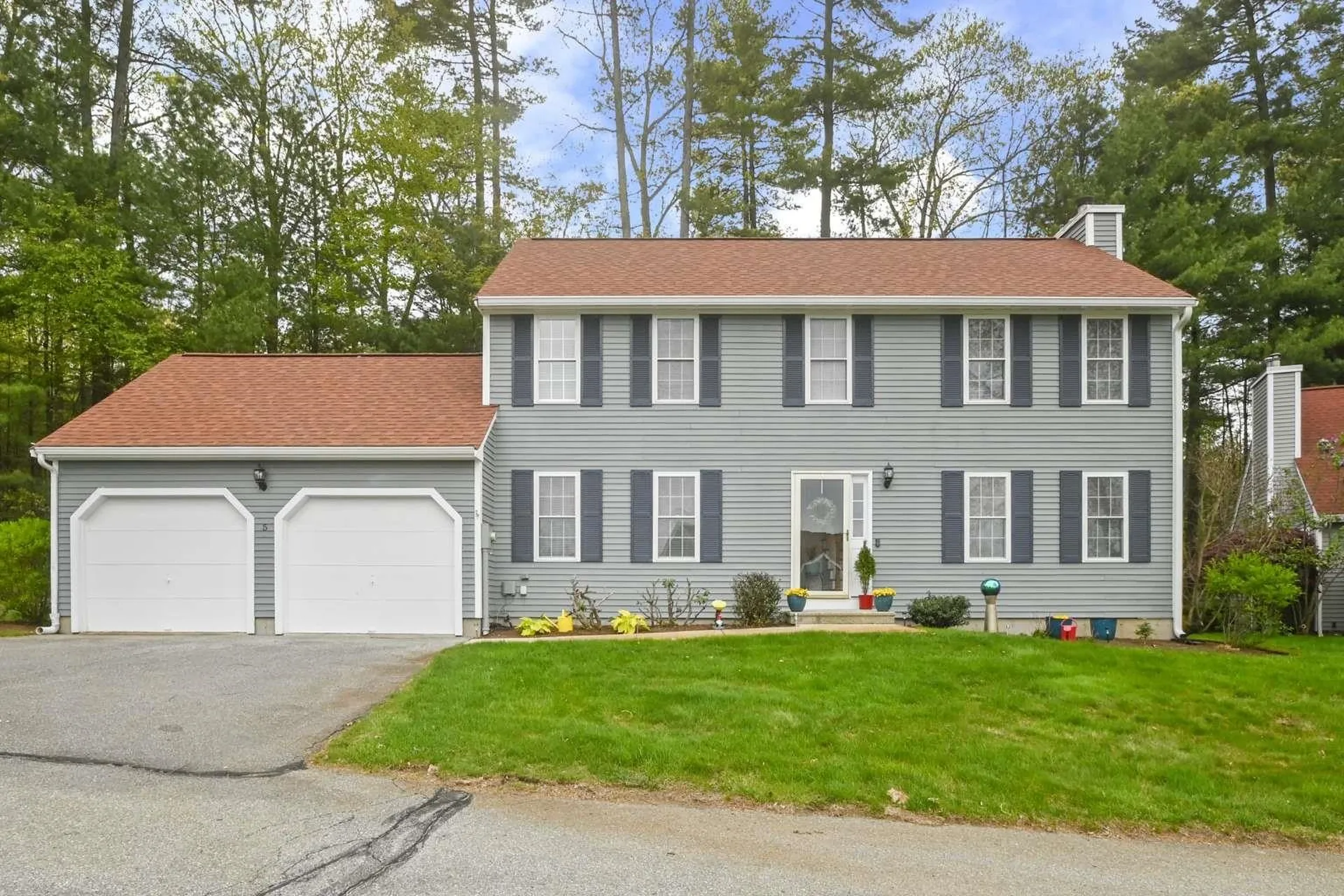 5 Ivy Lane Nashua NH 03063