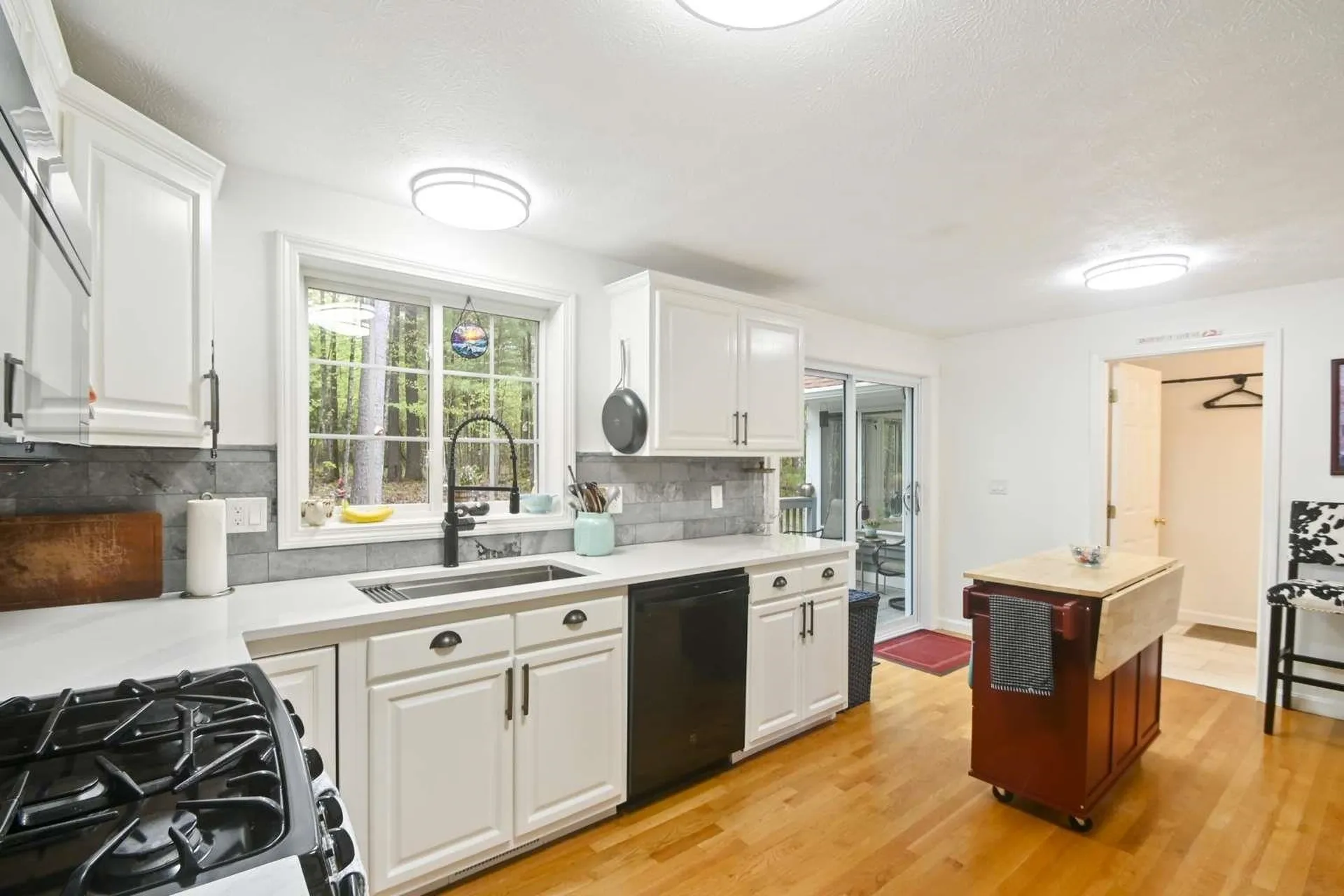 5 Ivy Lane Nashua NH 03063