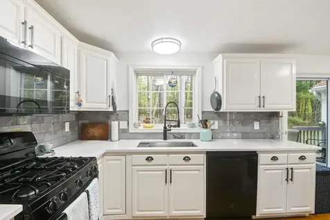 5 Ivy Lane Nashua NH 03063