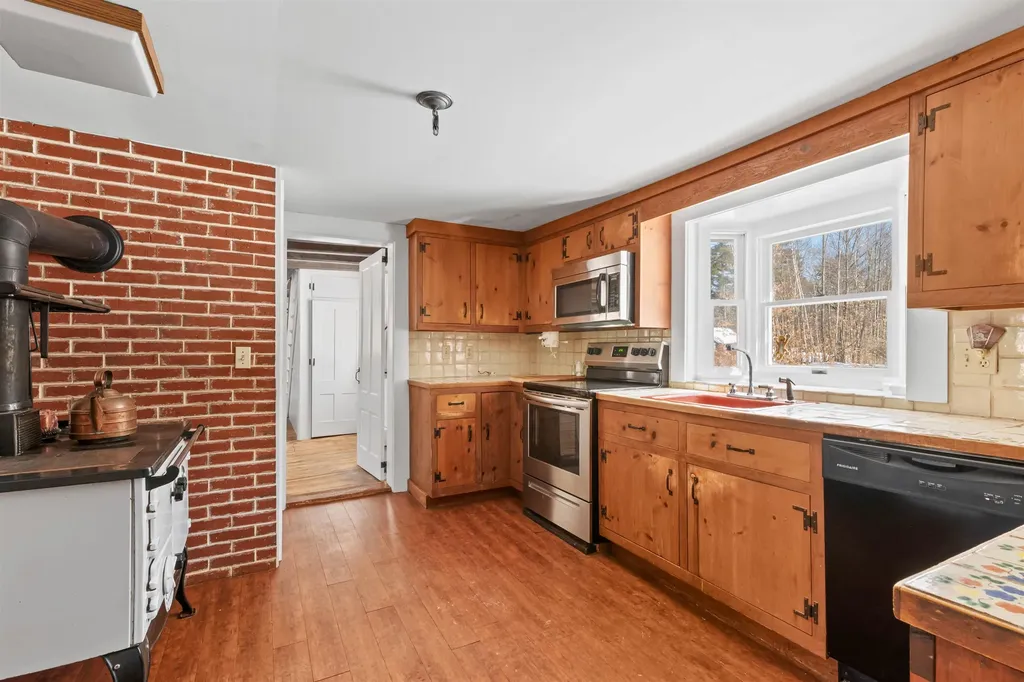 47 Stagecoach Road Alton NH 03809