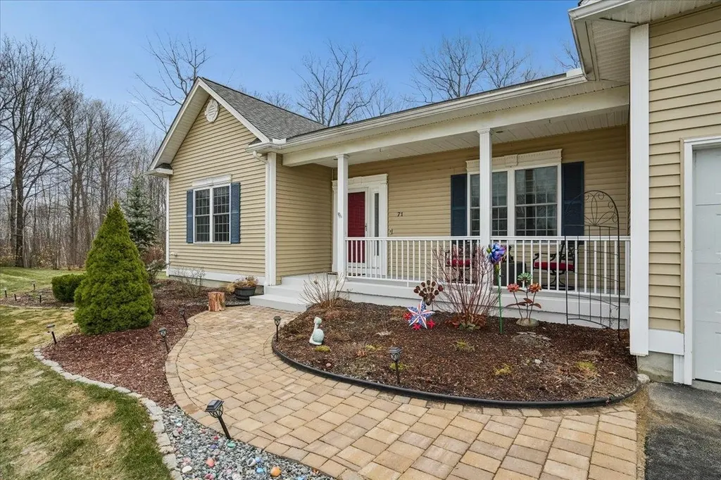 71 Overlook Drive Dunbarton NH 03046