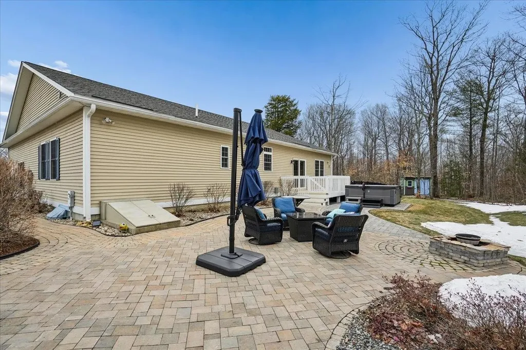 71 Overlook Drive Dunbarton NH 03046