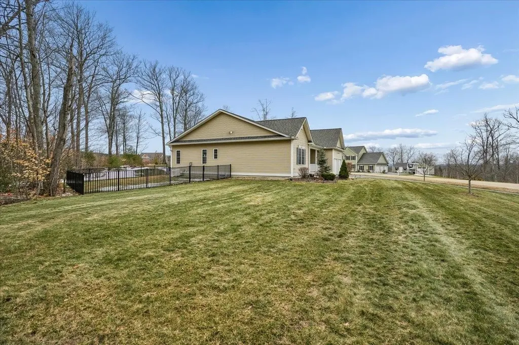 71 Overlook Drive Dunbarton NH 03046