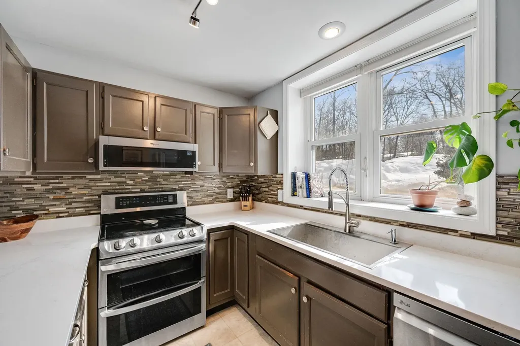 440 Oak Circle Colchester VT 05446