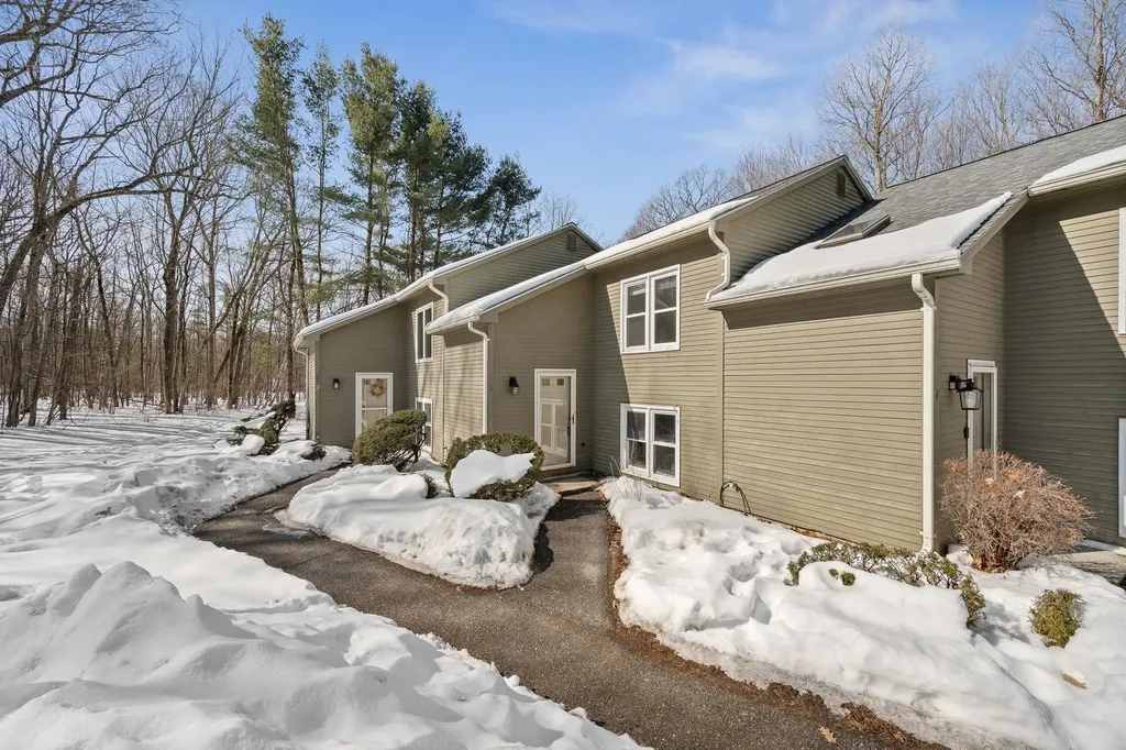 440 Oak Circle Colchester VT 05446