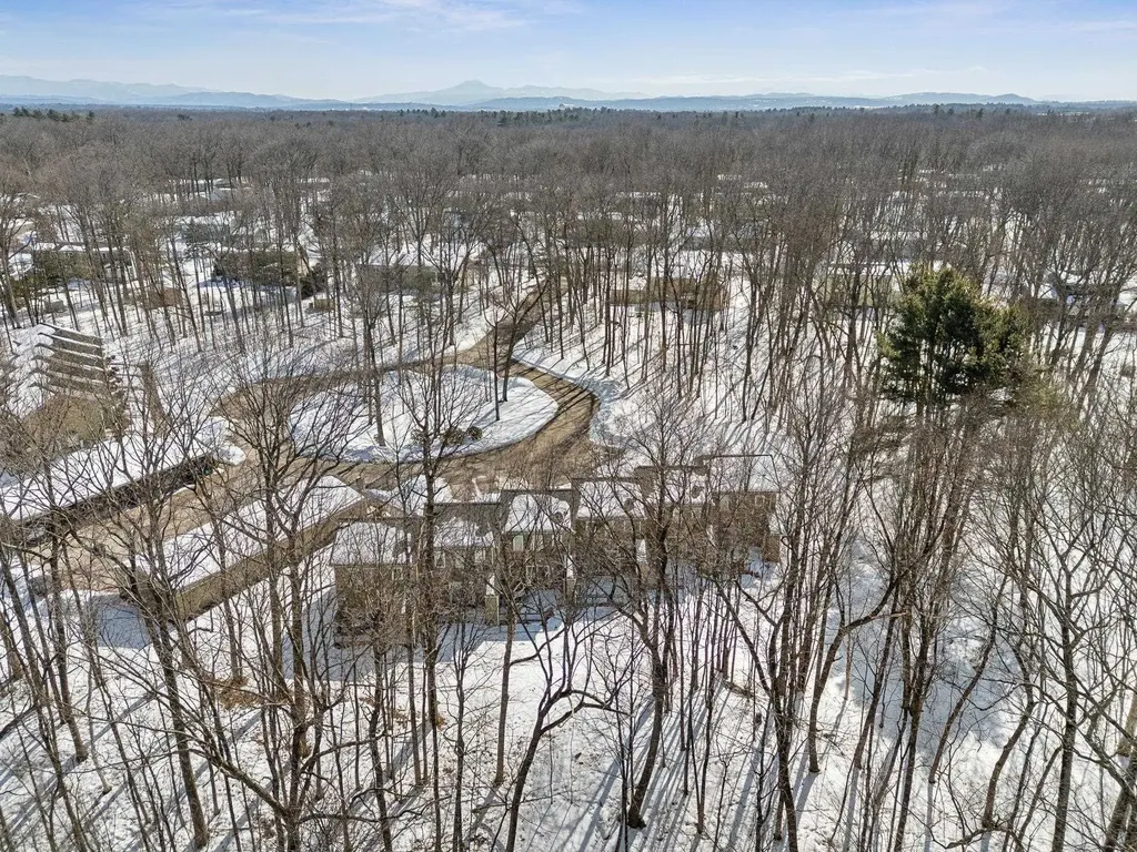 440 Oak Circle Colchester VT 05446