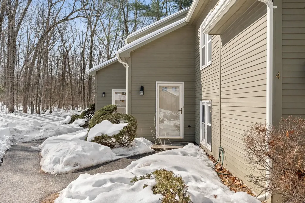 440 Oak Circle Colchester VT 05446
