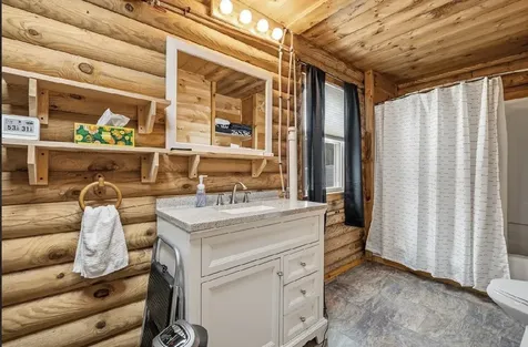 2142 Halls Stream Road Pittsburg NH 03592