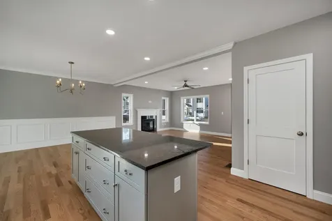 12 Shelburne Lane Concord NH 03301
