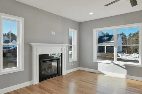 12 Shelburne Lane Concord NH 03301