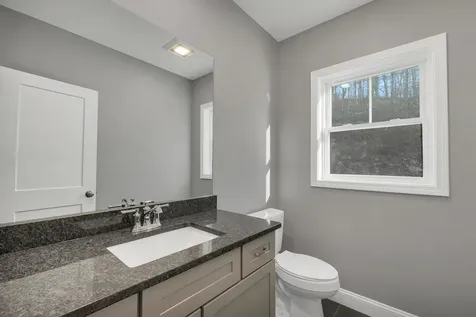 12 Shelburne Lane Concord NH 03301