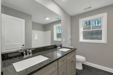 12 Shelburne Lane Concord NH 03301