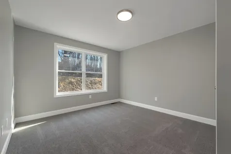 12 Shelburne Lane Concord NH 03301
