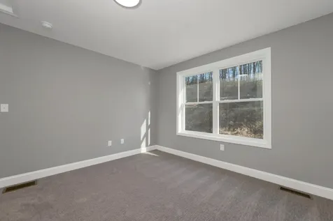 12 Shelburne Lane Concord NH 03301