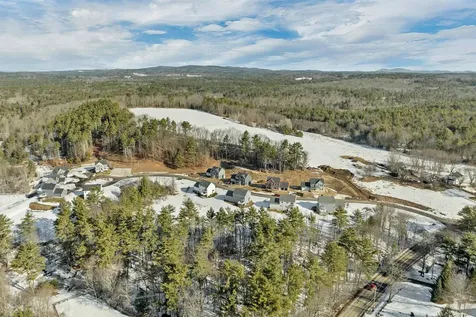12 Shelburne Lane Concord NH 03301