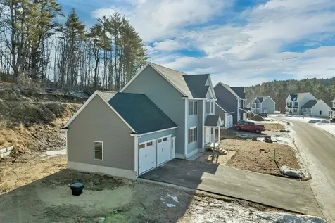 12 Shelburne Lane Concord NH 03301