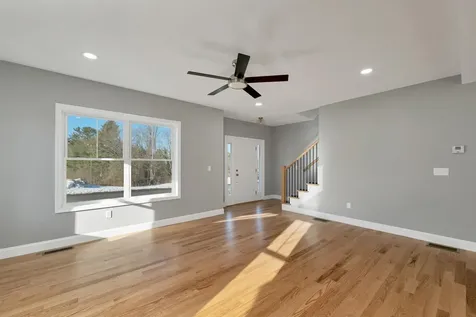 12 Shelburne Lane Concord NH 03301