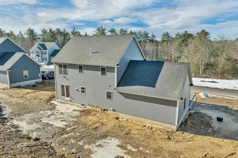12 Shelburne Lane Concord NH 03301