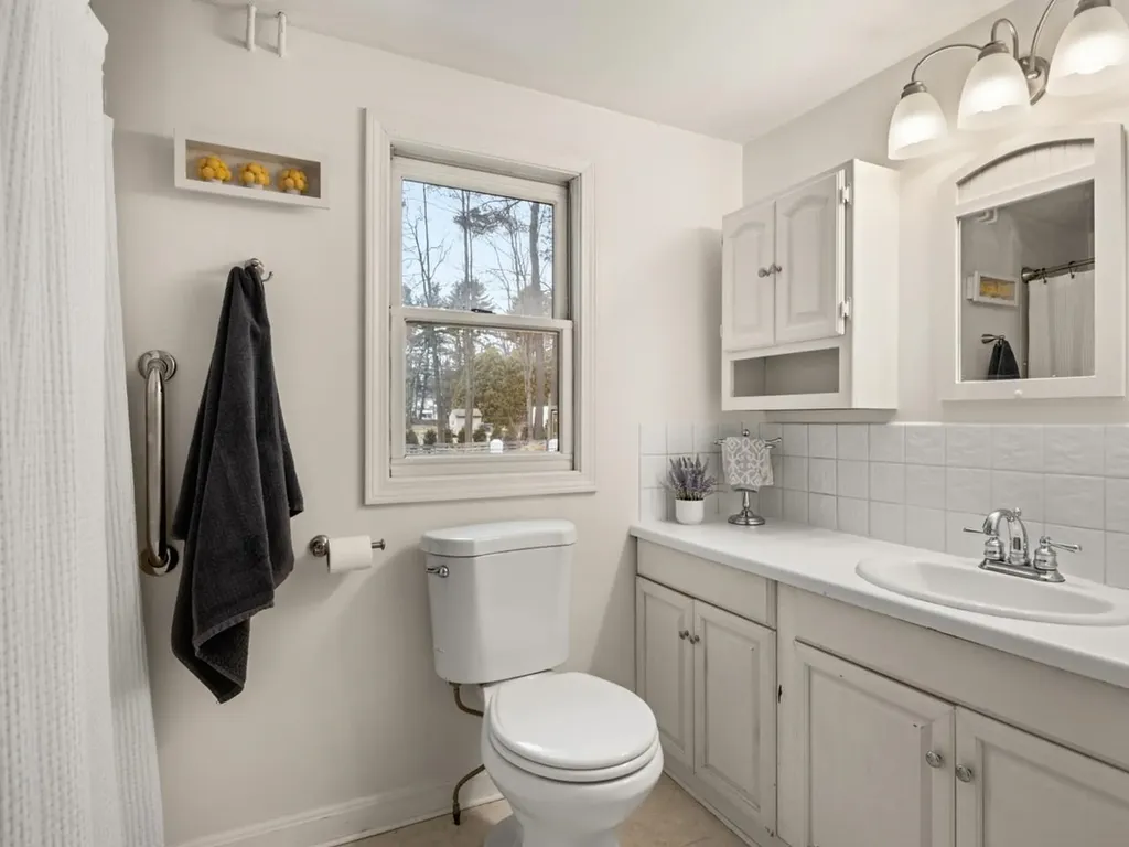 37 Lois Lane Williston VT 05495