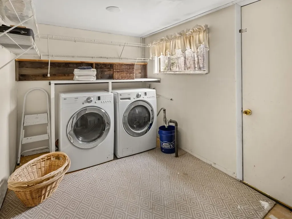 37 Lois Lane Williston VT 05495