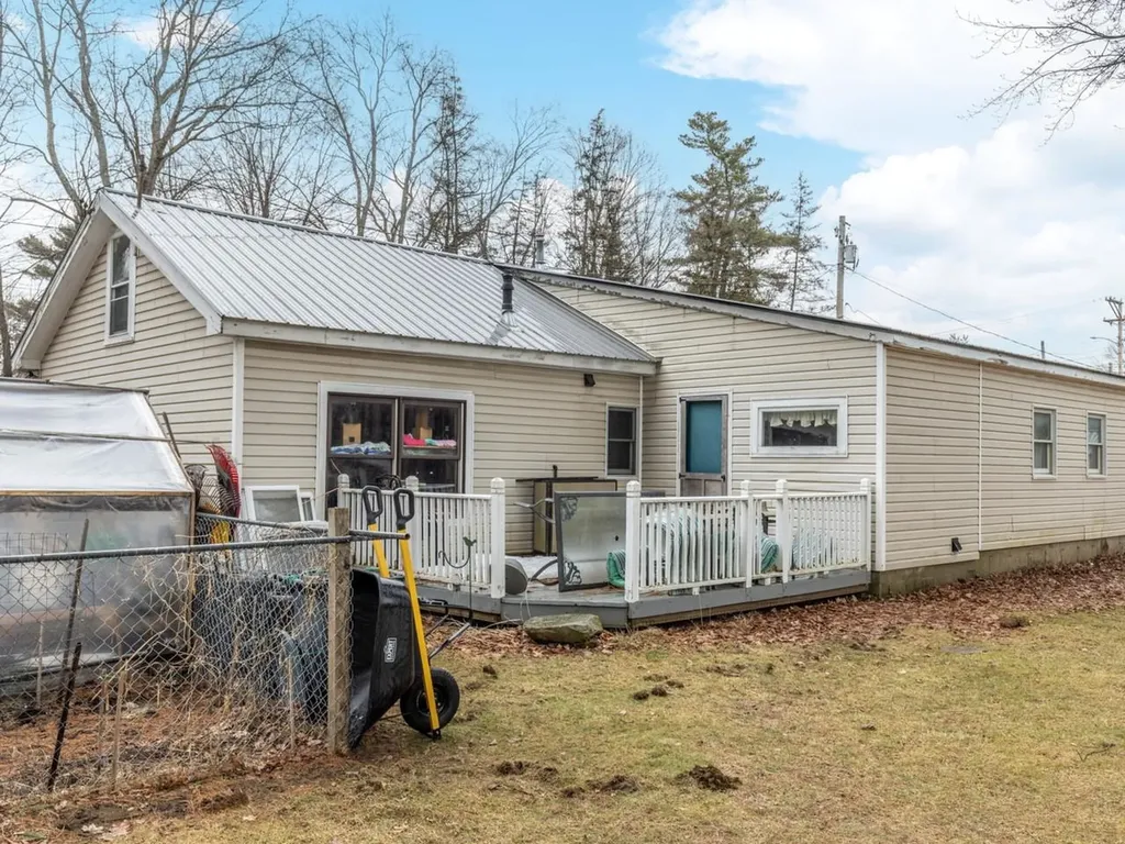 37 Lois Lane Williston VT 05495
