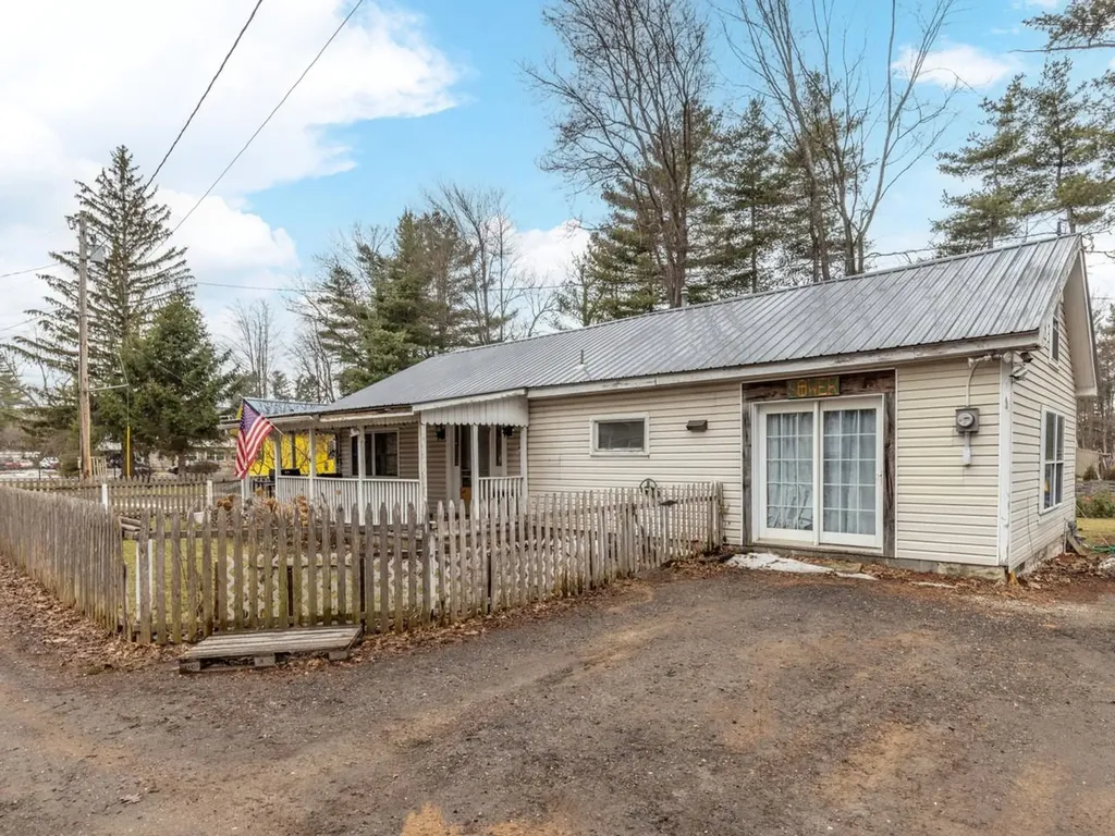 37 Lois Lane Williston VT 05495