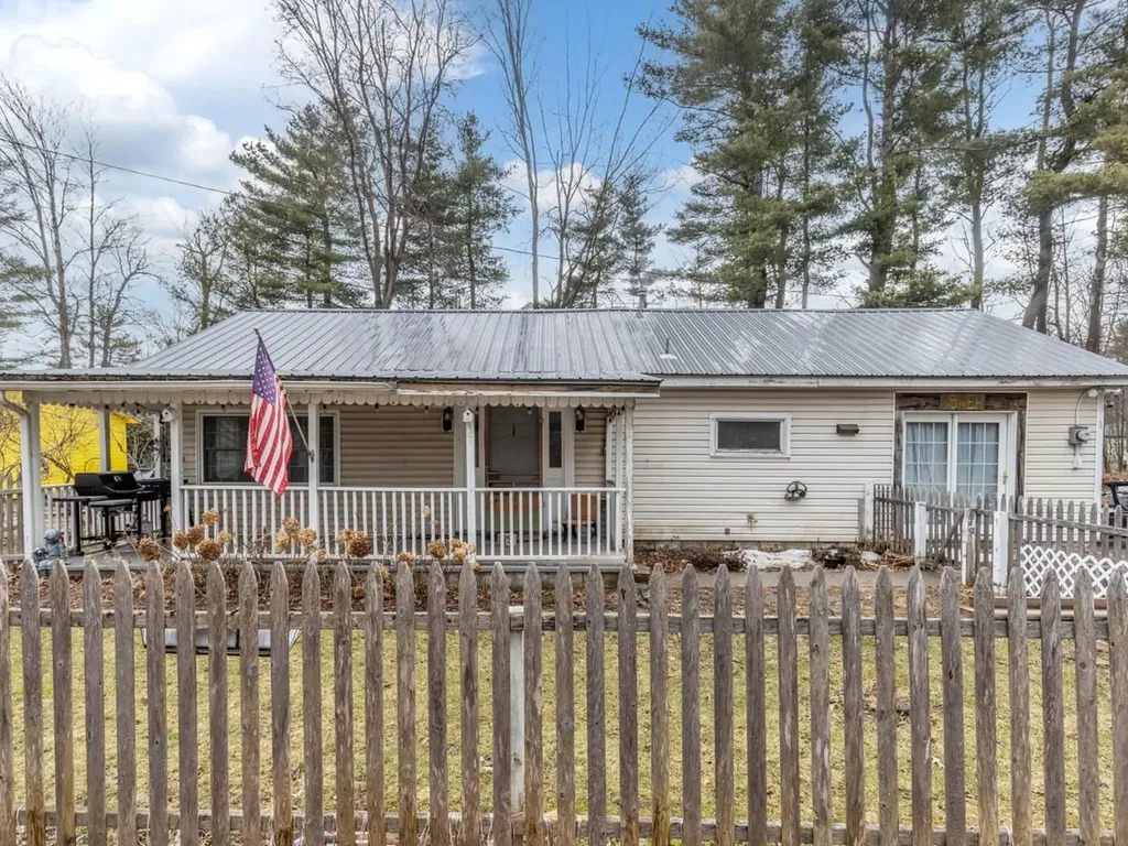 37 Lois Lane Williston VT 05495
