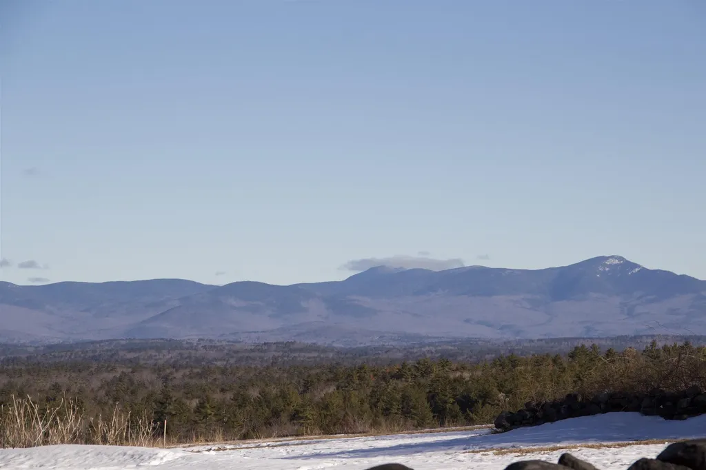 4 Ferry Road Moultonborough NH 03254