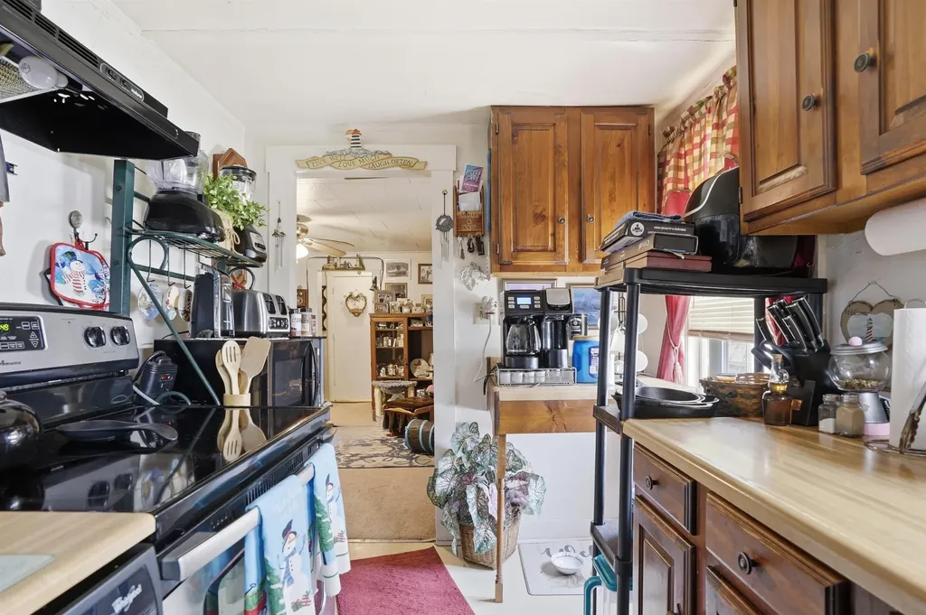 88 Pleasant Street Claremont NH 03743