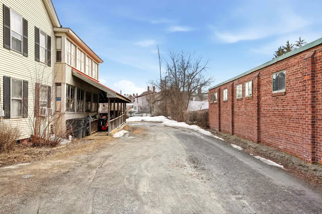 88 Pleasant Street Claremont NH 03743