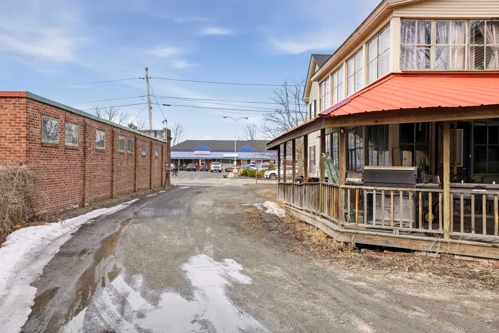88 Pleasant Street Claremont NH 03743