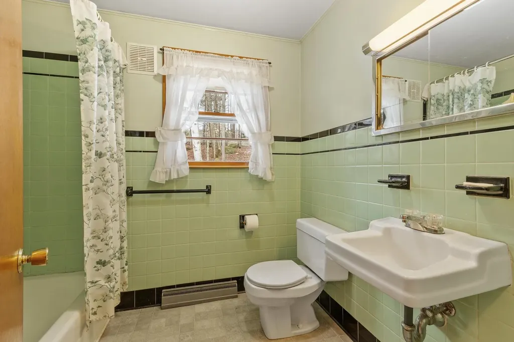 20 Ling Street Marlborough NH 03455