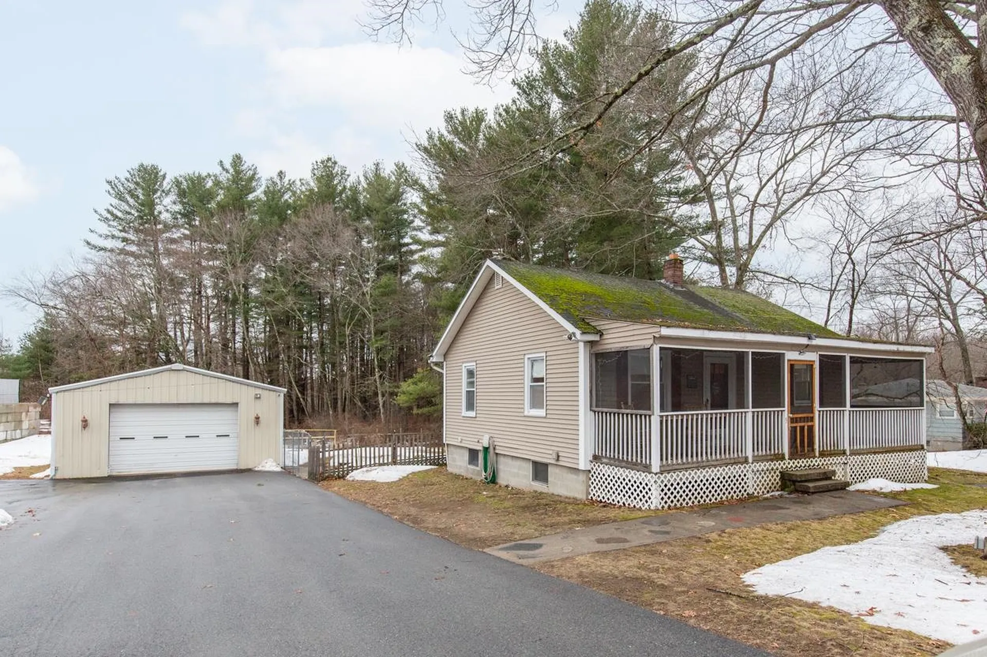 5 Lori Lane Pelham NH 03076