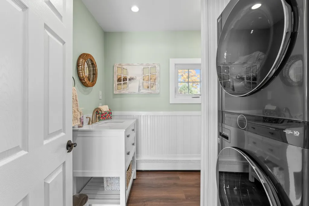 30 Cedar Point Road Durham NH 03824