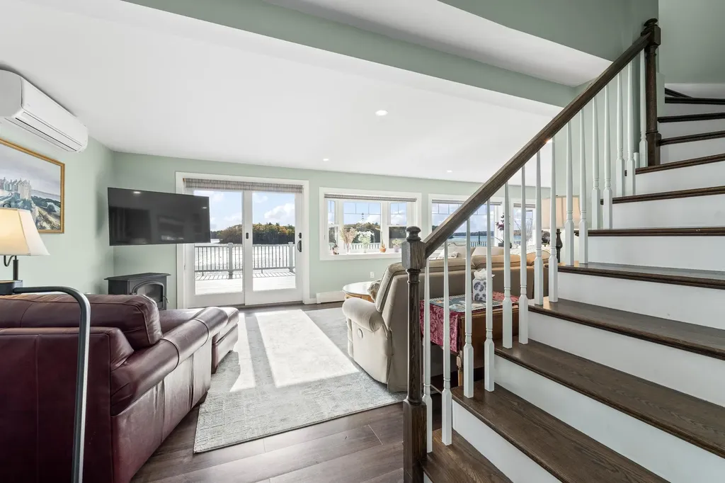 30 Cedar Point Road Durham NH 03824