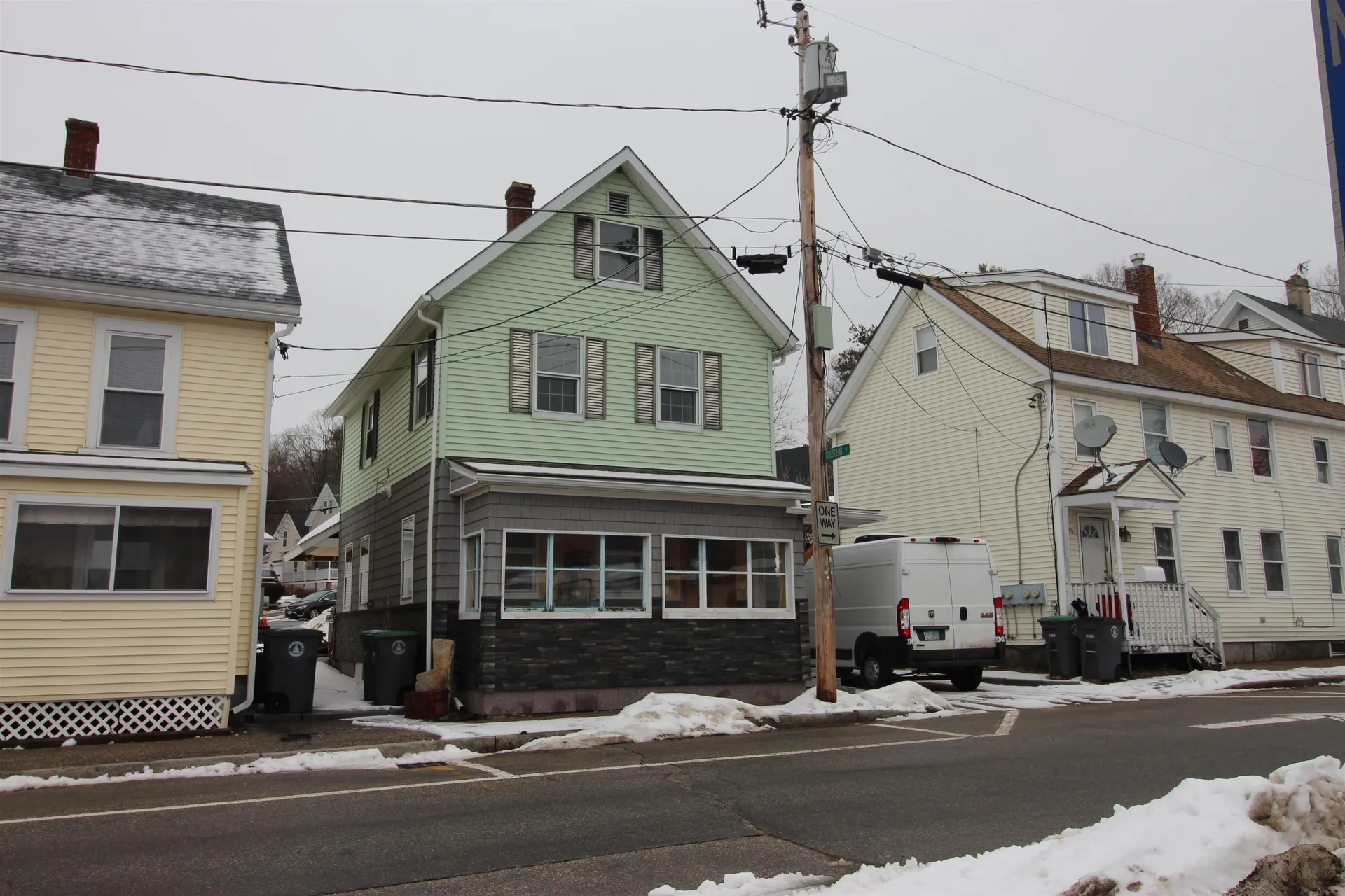 8 Central Street Pembroke NH 03275