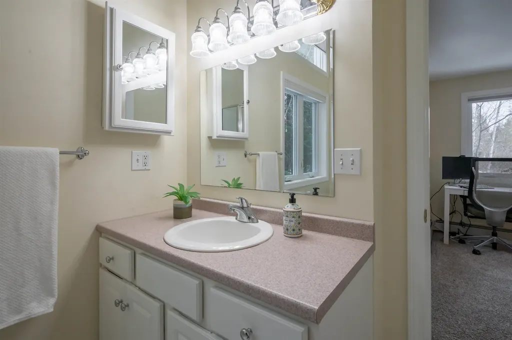 27 Alpine Circle Laconia NH 03246