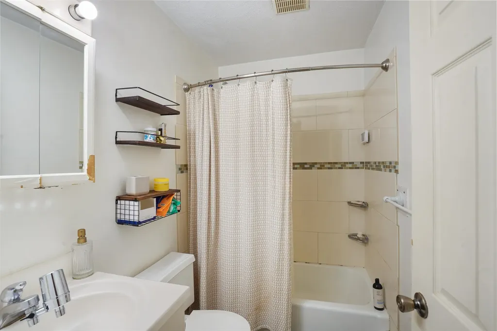 11 Strawberry Bank Road Nashua NH 03062