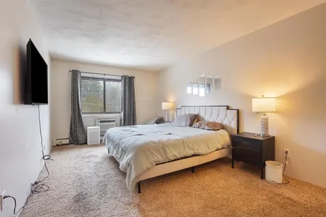 11 Strawberry Bank Road Nashua NH 03062